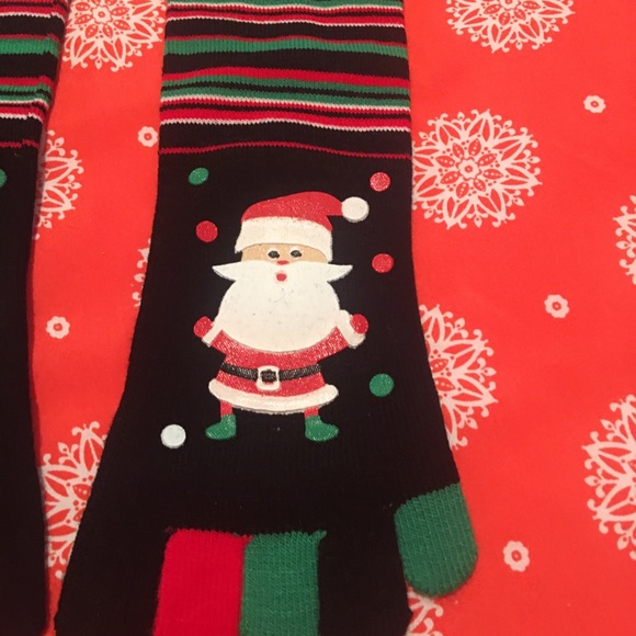 NWOT SANTA TOE SOCKS - Picture 3 of 10